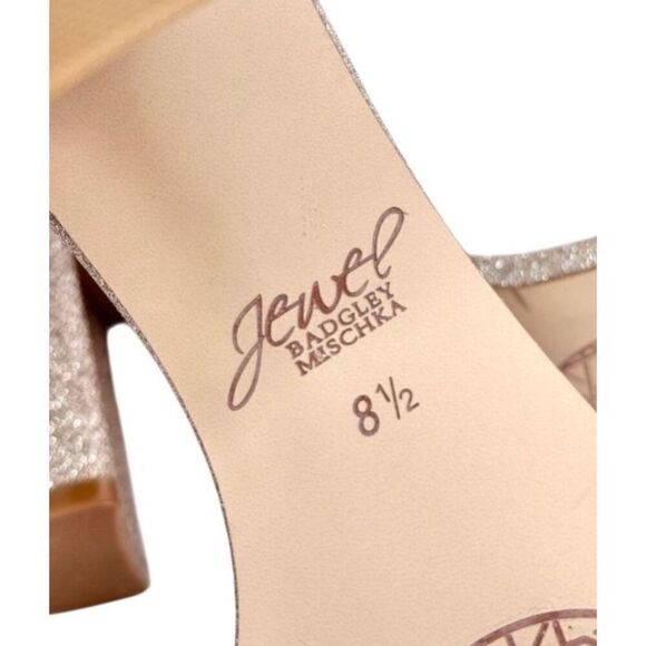 Badgley Mischka Sandals Size 8.5 Champagne Ankle Strap Daylaan Heels Bridesmaid - Picture 8 of 9